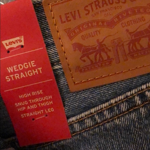 NWT Levi’s High Waist Wedgie Straight Jeans - Picture 7 of 7